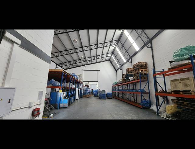 1,100M² WAREHOUSE TO LET IN RIVERGATE